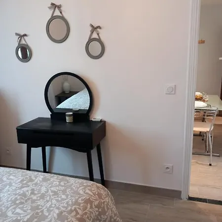 Beau F2-5mn Aeroport D'orly-parking Prive Gratuit * Paray-Vieille-Poste